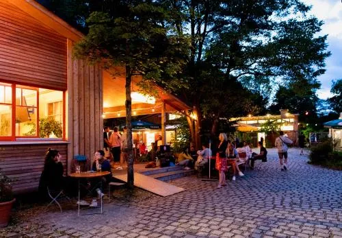 THE TENT - Youth Only - Buchung leider nur bis 30 Jahre möglich! in München, Deutschland