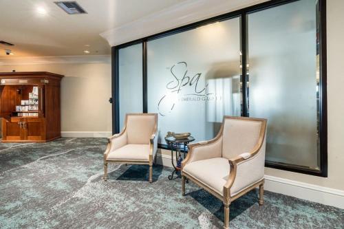 Spa, Crab Island Two Bedroom Condo near Coach's Raw Bar