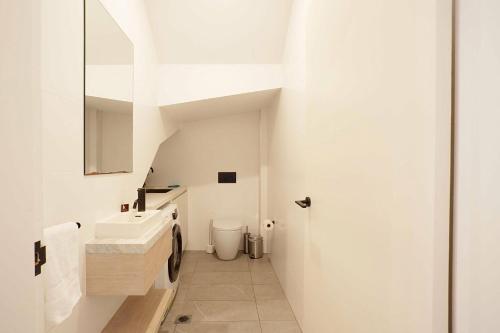 Bondi Coastal Charm - image 6