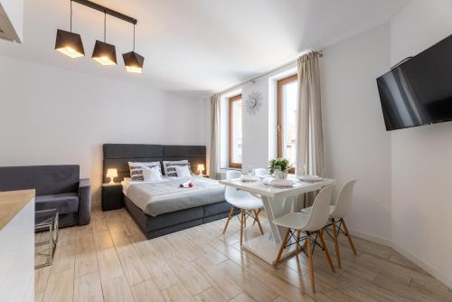 Studio Apartment image 6