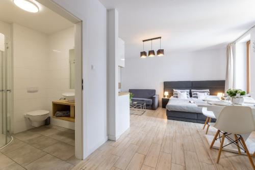 Studio Apartment image 5