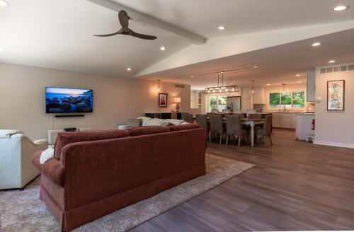 Beach View Cottage - On the Lake - main image