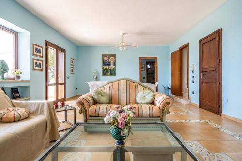 Felles stue/TV-område, Villa Rosa sul mare in Sovareto