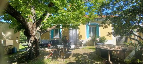 maison 4 à 6 personnes proche village - Location saisonnière - Pélissanne