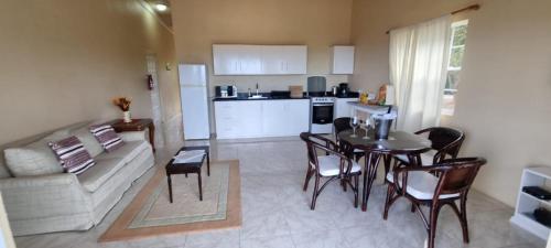 Castles Apartments near สนามบินนานาชาติเฮวานอรา