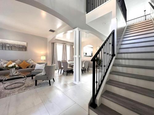 Amazing 6 Bd Home Sleeps 14 with Private Pool 321CD villa in Davenport, USA