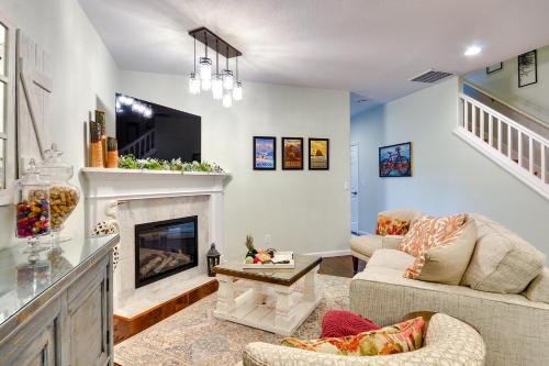 Tigard Vacation Rental with Deck 13 Mi to Portland! in Tigard, USA