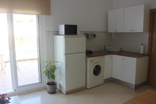 廚房, Estudio con acceso a piscina in 雅爾丹城