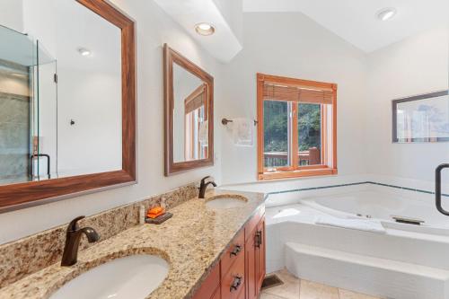 Woods 115 by Great Western Lodging in Breckenridge, USA
