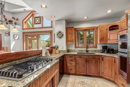 Woods 115 by Great Western Lodging in Breckenridge, USA