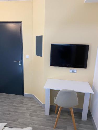 APPARTEL 76 CHAMBRES in Rouxmesnil-Bouteilles