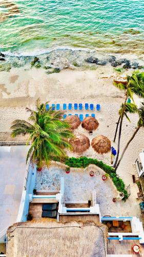 Pelicano Inn Playa del Carmen - Beachfront Hotel