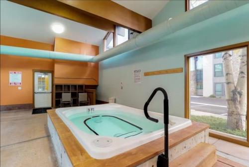 Lake Cliffe A101 by Great Western Lodging in Dillon, USA