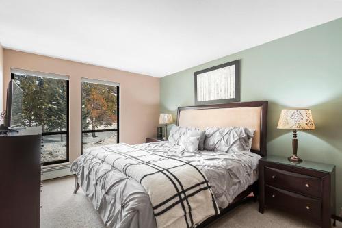 Lake Cliffe E203 by Great Western Lodging in Dillon, USA