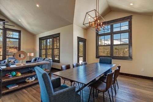 Langdale Cabin by Great Western Lodging in Breckenridge, USA
