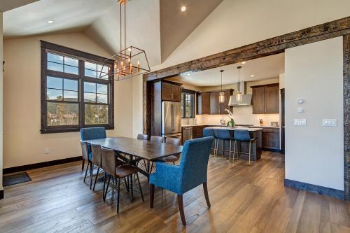 Langdale Cabin by Great Western Lodging in Breckenridge, USA