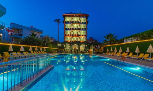 DE MARE FAMILY Hotel - 수영장