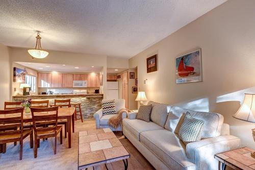 Mountainwood 104 by Great Western Lodging in Breckenridge, USA