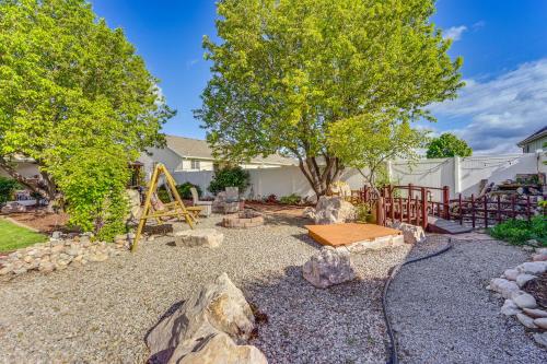 Cozy Kaysville Vacation Rental w/ Mountain Views! in Farmington (UT)