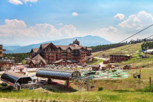 One Ski Hill Place 8516 by Great Western Lodging in Breckenridge, USA