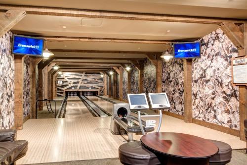 One Ski Hill Place 8516 by Great Western Lodging in Breckenridge, USA