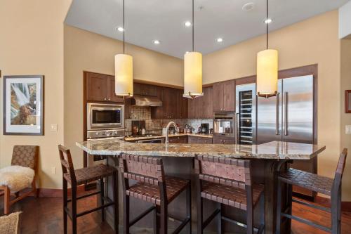 One Ski Hill Place 8516 by Great Western Lodging in Breckenridge, USA