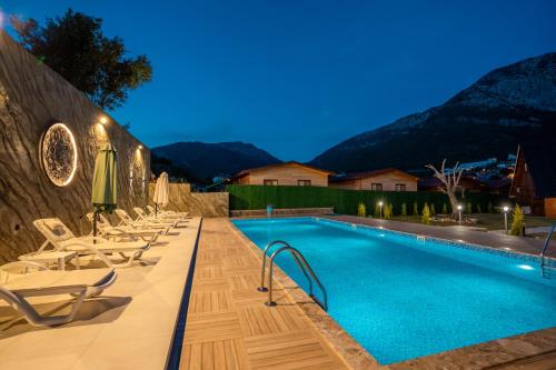 泳池, Karaöz Sapphire Bungalows (Karaoz Sapphire Bungalows) in 阿德拉桑