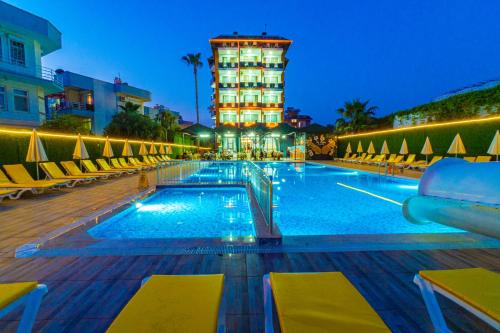 DE MARE FAMILY Hotel - 수영장