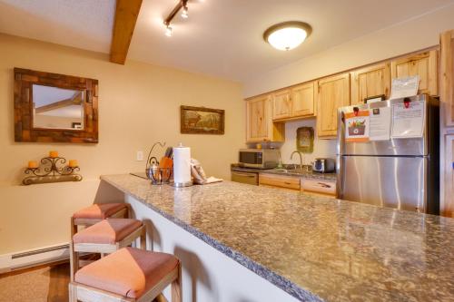 Sawmill Creek Condo 305 by Great Western Lodging in Breckenridge, USA