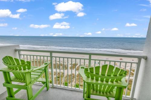 Ocean Front 2BR Elegant Condo in Atlantica Resort - 발코니/테라스
