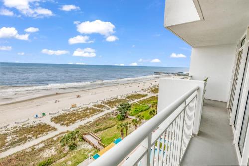 Ocean Front 2BR Elegant Condo in Atlantica Resort - 전망