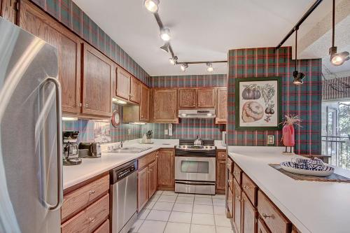 Powderhorn A204 by Great Western Lodging in Breckenridge, USA
