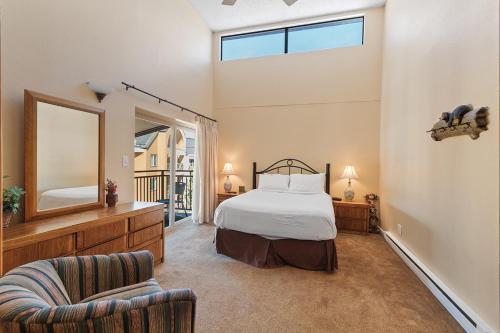 Powderhorn A405 by Great Western Lodging in Breckenridge, USA