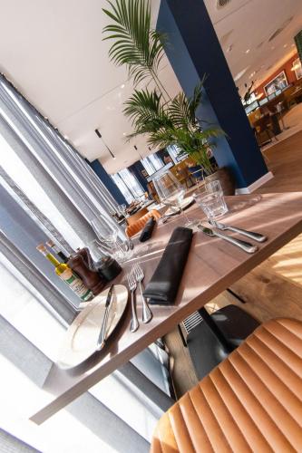 556053469 Holiday Inn Blackpool by IHG