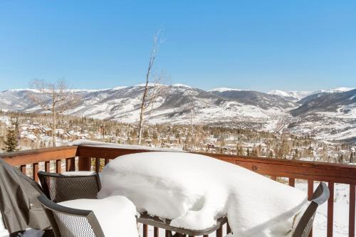 Prospector Point by Great Western Lodging in Silverthorne, USA