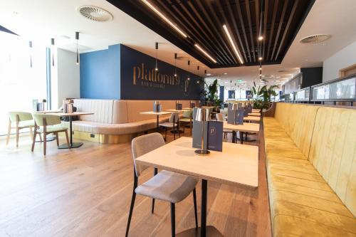 556056427 Holiday Inn Blackpool by IHG