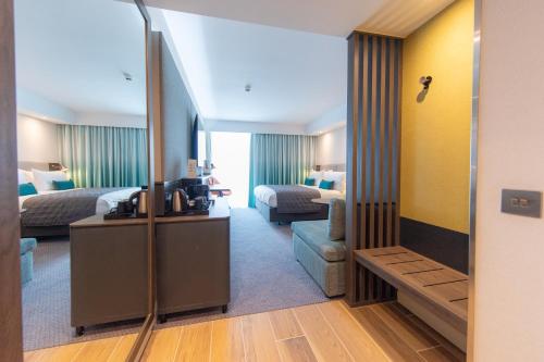 556056558 Holiday Inn Blackpool by IHG
