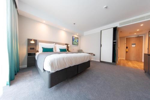 556056620 Holiday Inn Blackpool by IHG