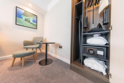 556056680 Holiday Inn Blackpool by IHG