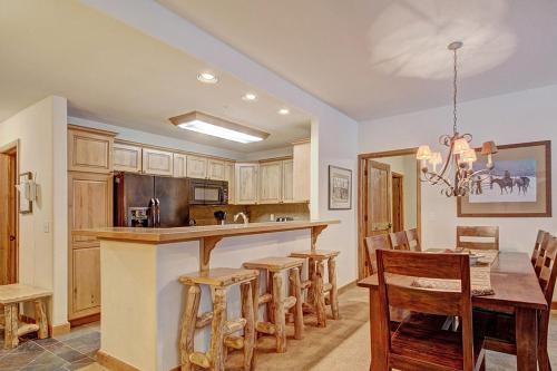 Riverbend Lodge 113 by Great Western Lodging in Breckenridge, USA