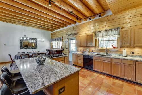 Spacious Angel Fire Cabin with Mtn Views and Fire Pit in Angel Fire, USA