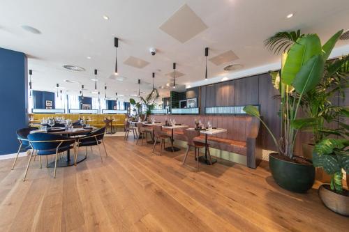 556057696 Holiday Inn Blackpool by IHG