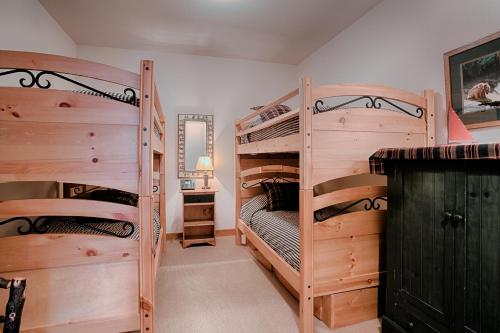 Riverbend Lodge 307 by Great Western Lodging in Breckenridge, USA