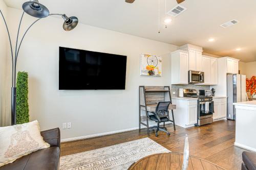 Welcoming Pasadena Home 22 Mi to Downtown Houston in Pasadena, USA