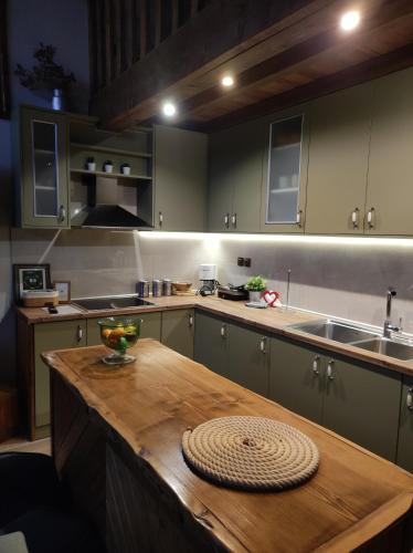 Herme's Hut in 파블리아니