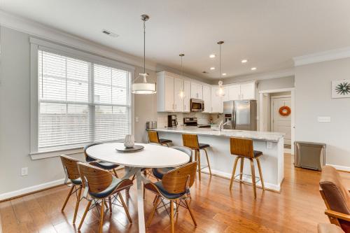 Modern Virginia Beach Retreat in Resort District! in Virginia Beach, USA