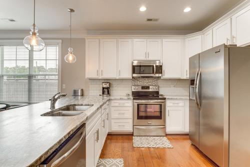 Modern Virginia Beach Retreat in Resort District! in Virginia Beach, USA