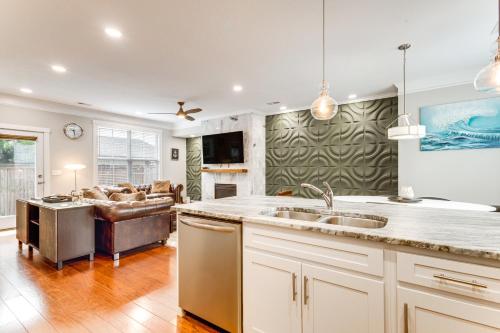 Modern Virginia Beach Retreat in Resort District! in Virginia Beach, USA