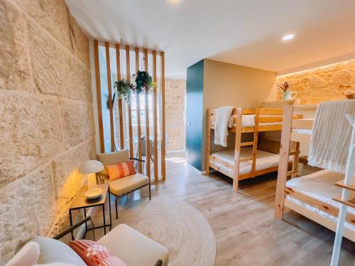 2 bunk beds
