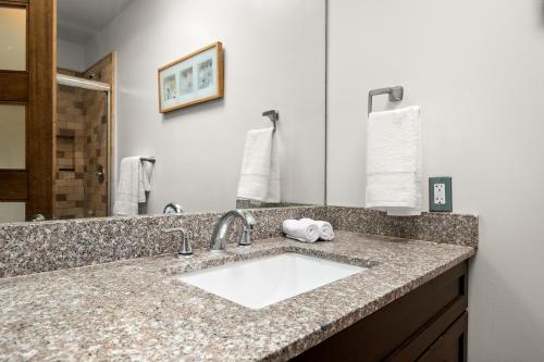 Hollywood Hills Retreat w Sweeping Views 2 Bd 2 Bt, Los Angeles (fotografie 2)